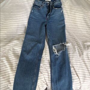 Abercrombie The 90s Straight Ultra High Rise Jean